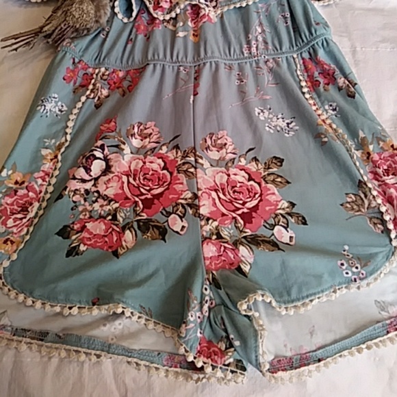 Off Shoulder Floral Print Romper - Picture 2 of 7